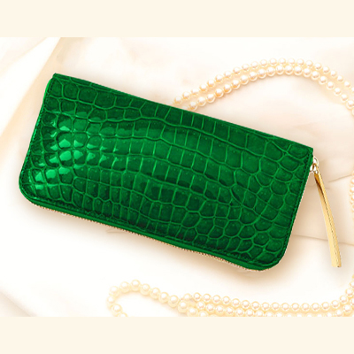 おしゃれなレディースブランドの緑の財布は池田工芸のルミナー スマートです