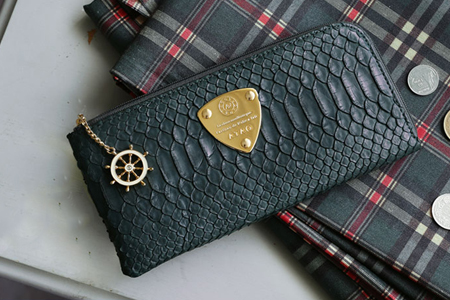 21年流行色 緑 のお財布でhappyになろう 運気の上がる選び方とおすすめレディースブランドアイテム16選