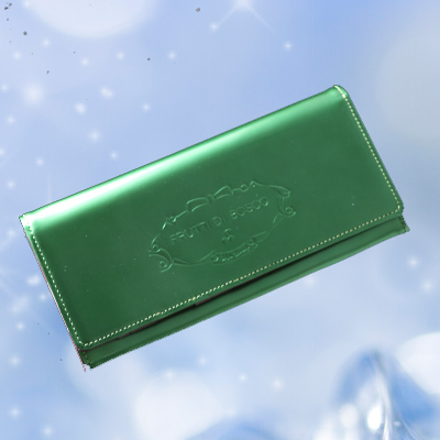 緑色のお財布は安定した仕事運を司ります