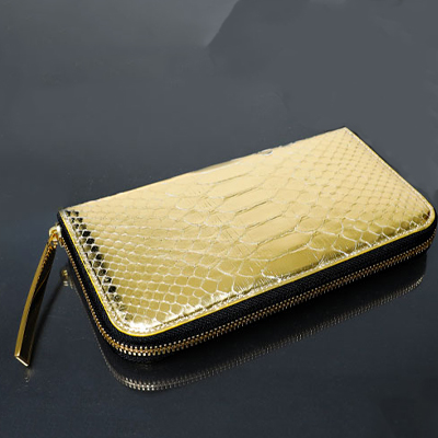 美しいエイジングが楽しめるレディースブランドのパイソン財布は池田工芸のゴールドパイソンです