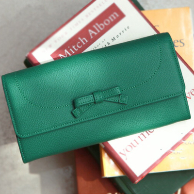 お財布の使い始めにぴったりな開運財布は傳濱野のモーナグリーンです