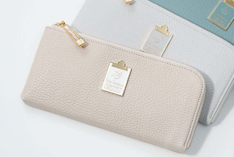 L字長財布とはファスナーがL字型に取り付けられているお財布のことです。